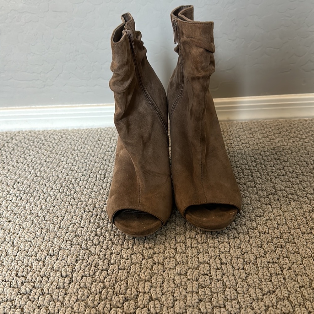 Open toe heeled boot - Picture 7 of 8
